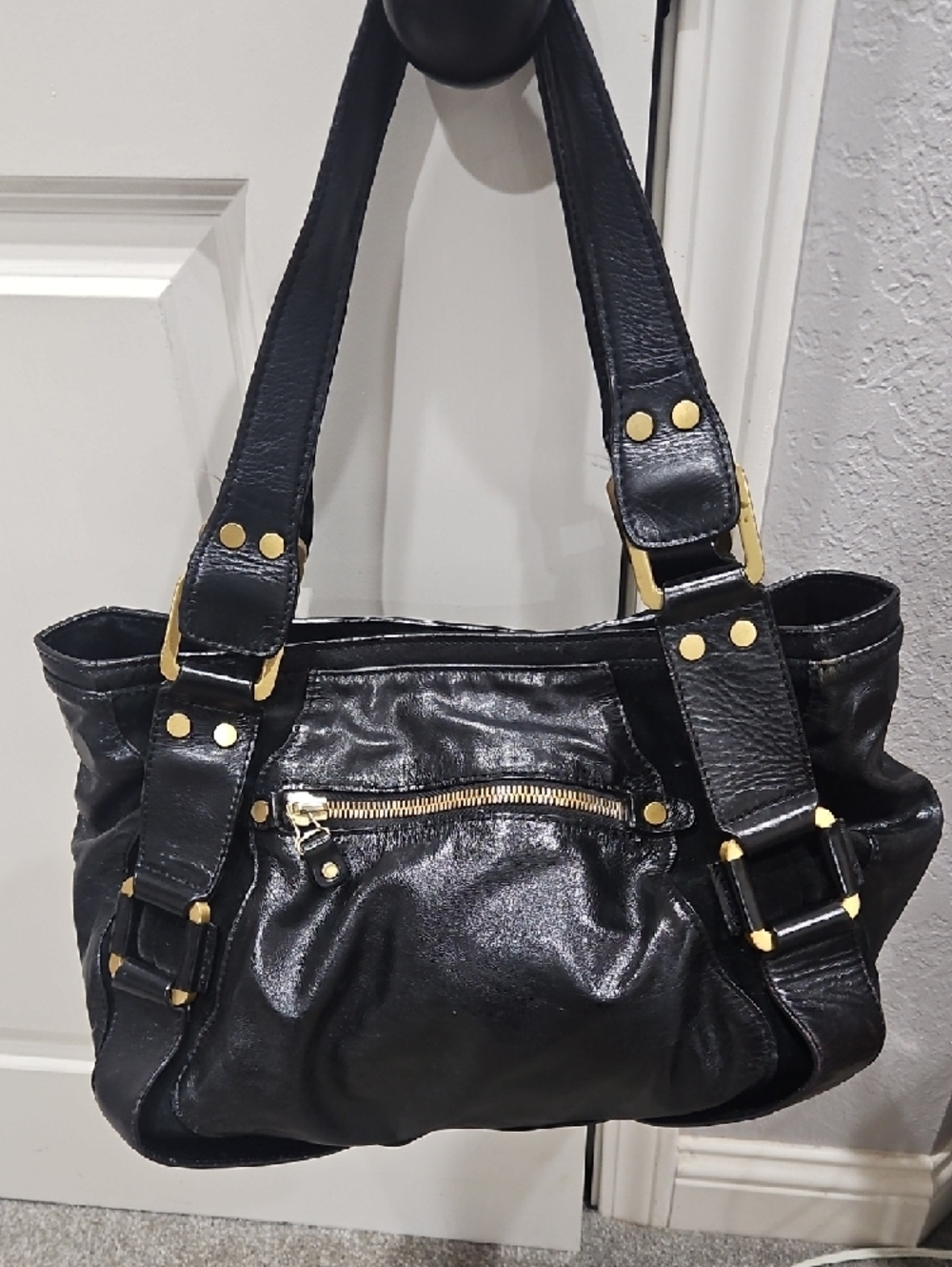 Jimmy Choo Mahala Black Leather Shoulder Bag with Gold-Tone Hardware - Picture 4 of 15